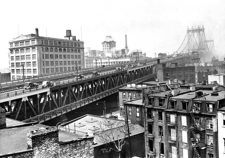 The Brooklyn Side Of The Manhattan Photograph by New York Daily News Archive