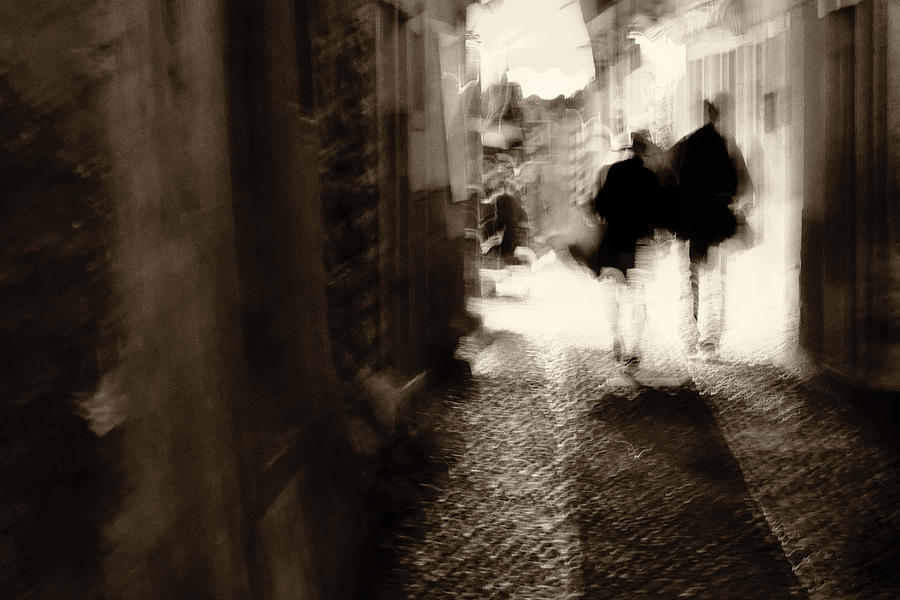 The Couple In The Light Of The Night Photograph by Vincenzo Pascale