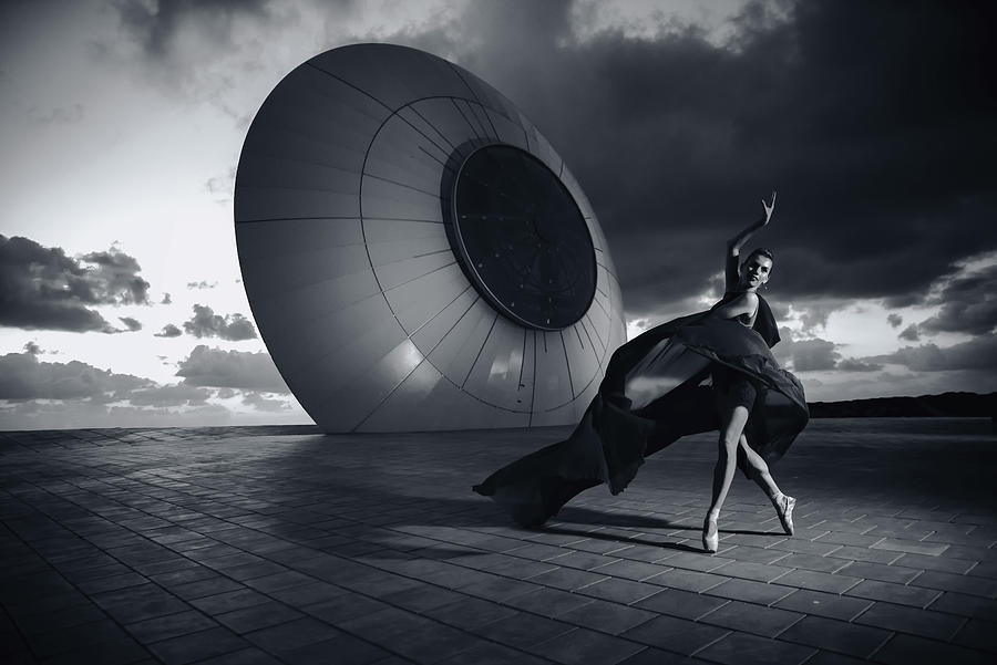 Black And White Photograph - The Dancer by Dekel Abu