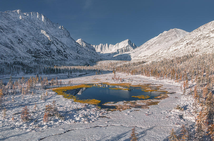 Mountain Photograph - The First Snow On Jack London Lake. by Valeriy Shcherbina