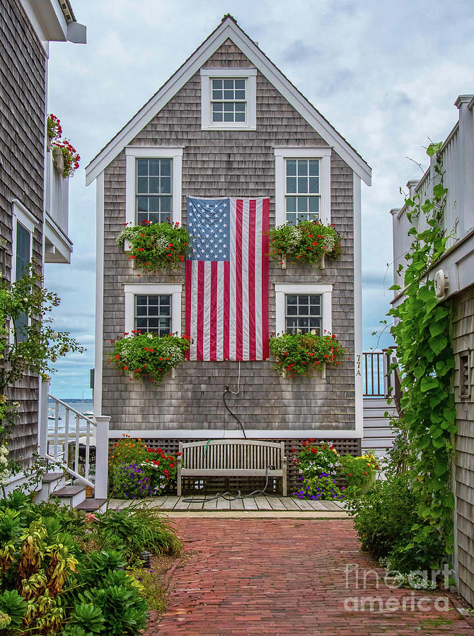 That Ptown House & Flag, Probably the most photographed hou…