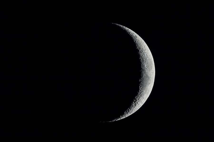 Spring Photograph - The Four Day Old Moon by Alan Dyer