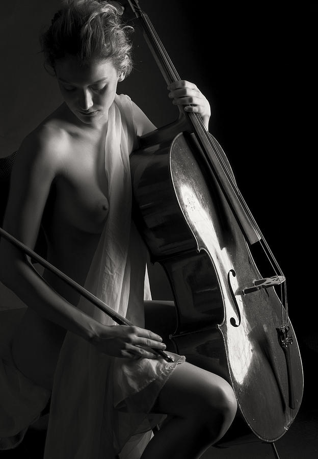 The Girl With Cello Photograph by James Yang