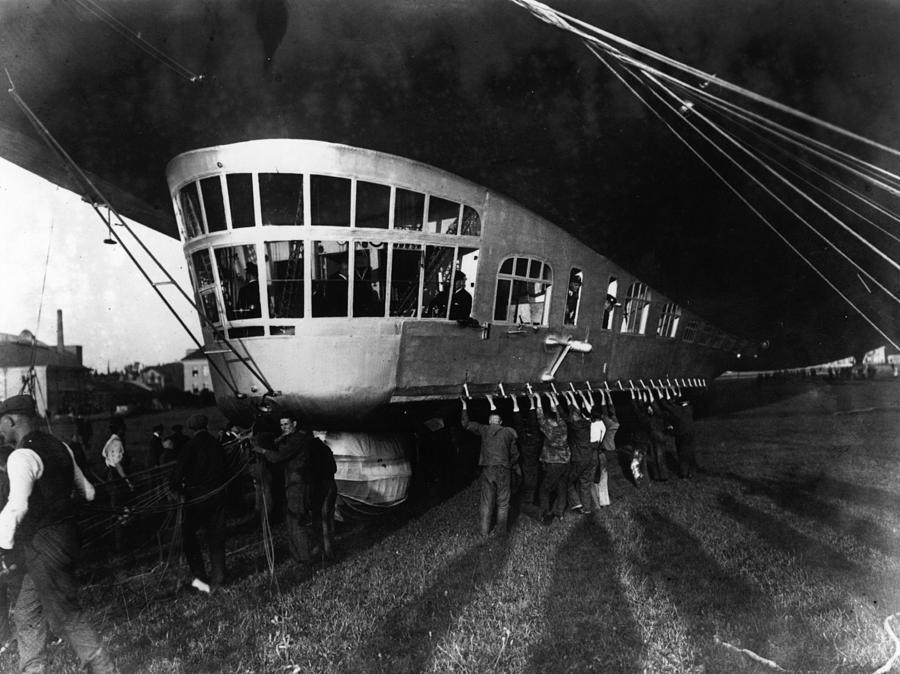 The Graf Zeppelin Photograph by Fox Photos