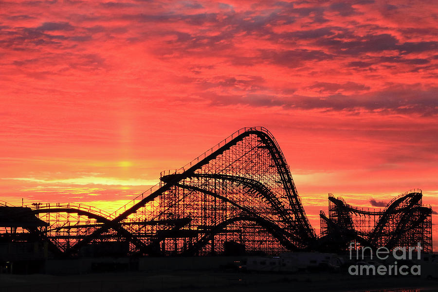 The Great White Roller Coaster Morey's Piers Wildwood New Jersey USA ...