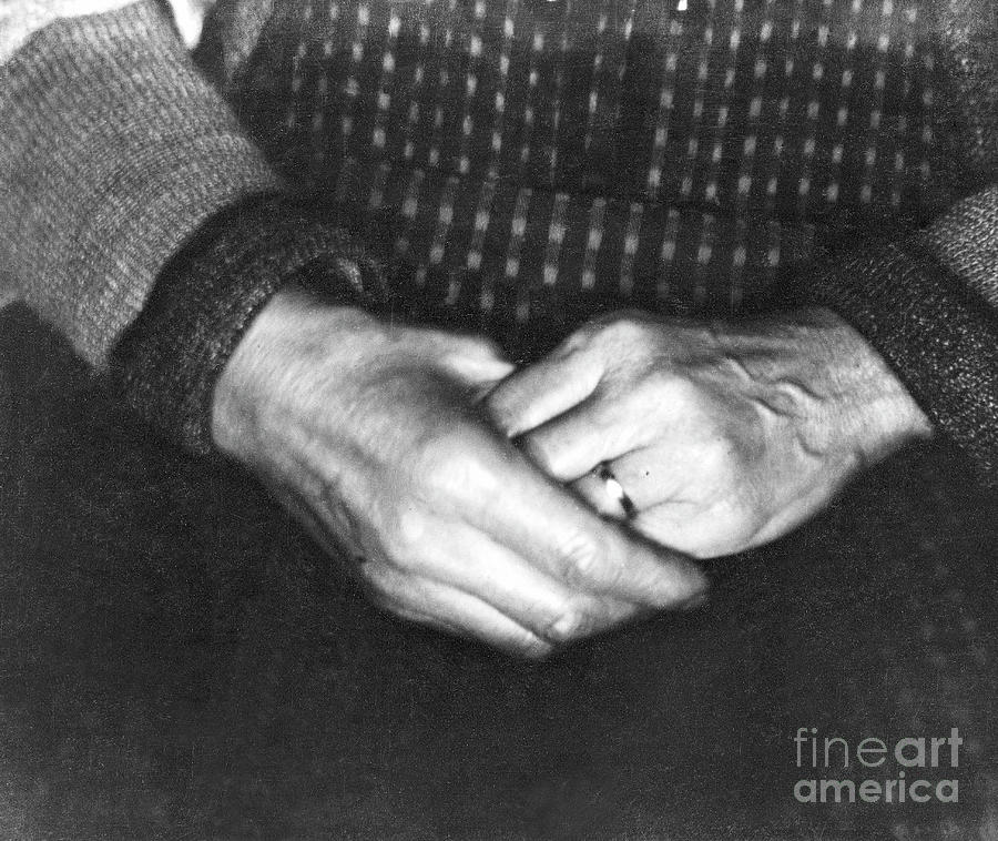 The Hands of Assunta Modotti, San Francisco, 1923  Photograph by Tina Modotti