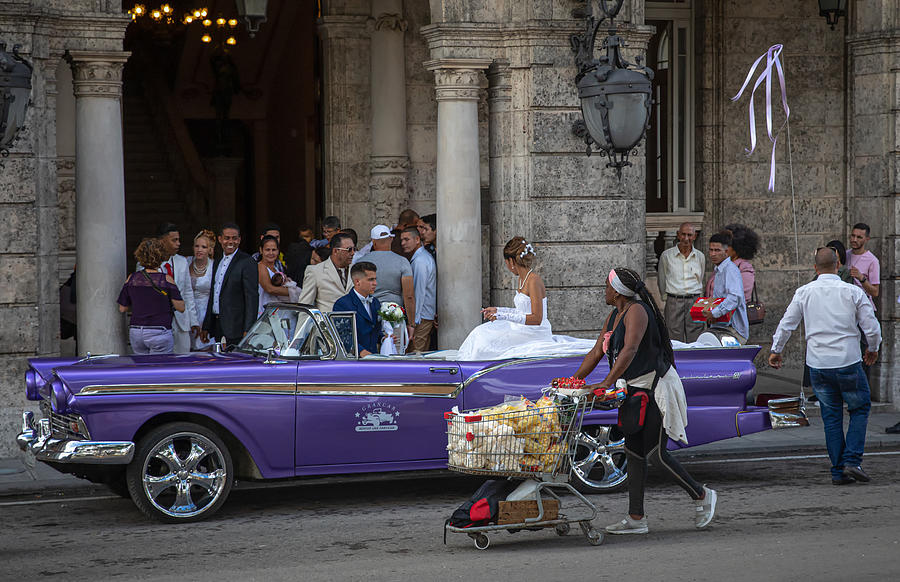 Cuba Photograph - The Haves And Have Nots by Tony Mearman