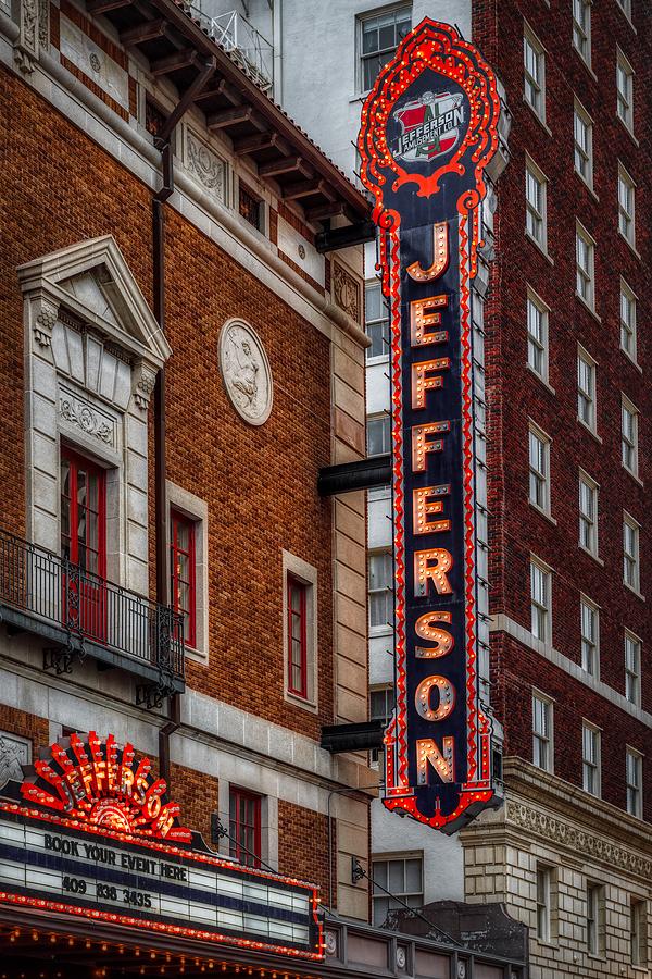 The Jefferson Theatre Beaumont Texas Photograph by Mountain