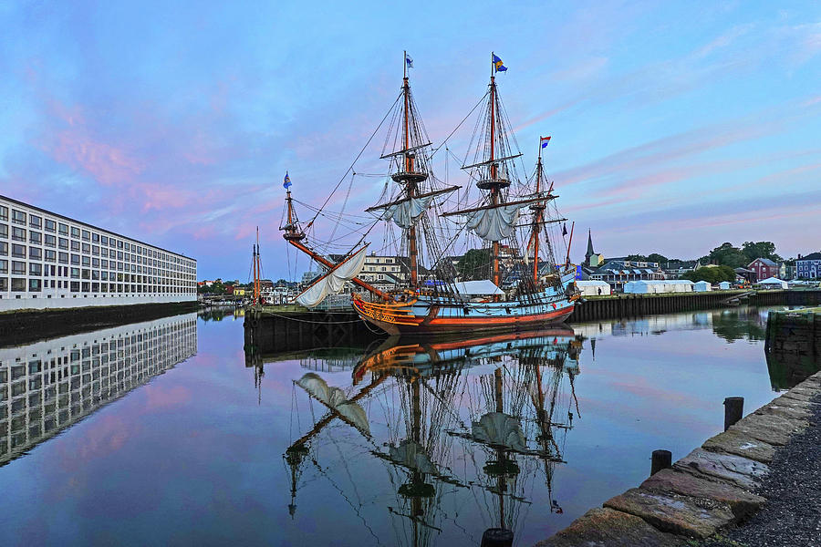 The Kalmar Nyckel Docked in Salem Harbor Sunrise Photograph by Toby McGuire