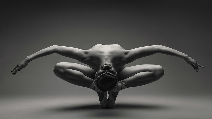 Nude Photograph - The Last Bow by Aurimas Valevicius