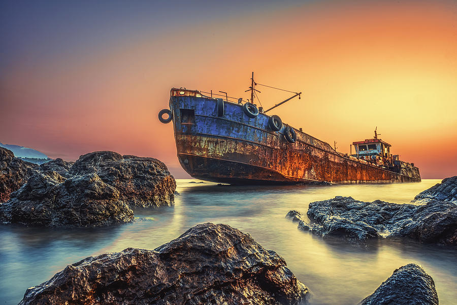 The Lost Ship Photograph by Wail.hamdane