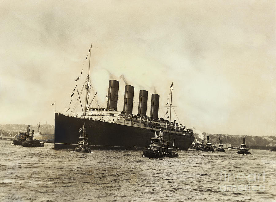 The Luxury Liner Lusitania Photograph by Bettmann