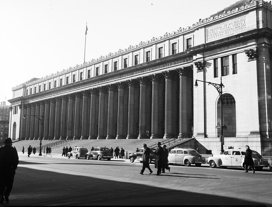 The Main Manhattan Post Office On 8th Photograph by Bert Morgan