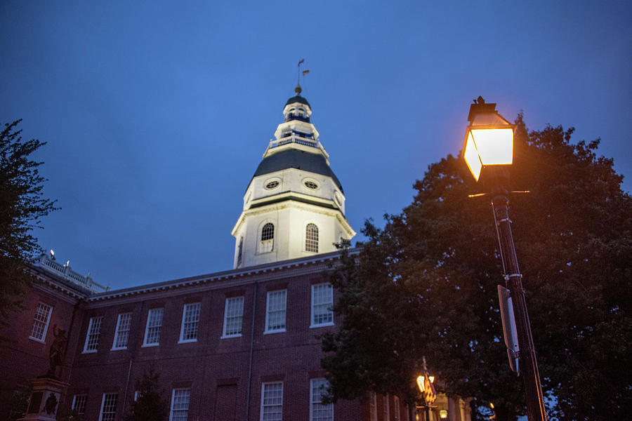 The Maryland State House at Night Photograph by Bill Cannon