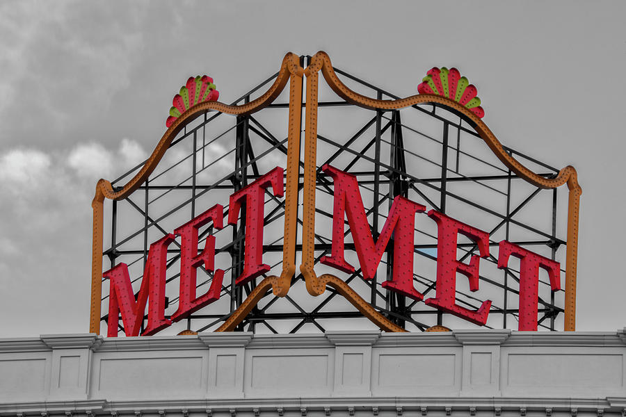 Philadelphia Photograph - The Met Marquee - Broad Steeet Philadelphia Selective Color by Bill Cannon