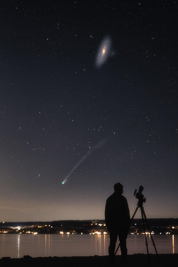 Star Photograph - The Night That Comet Came by Junbo Liang