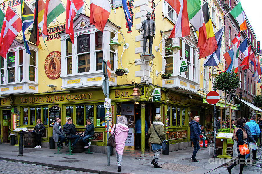 The Oliver St. John Gogarty Bar One Photograph by Bob Phillips