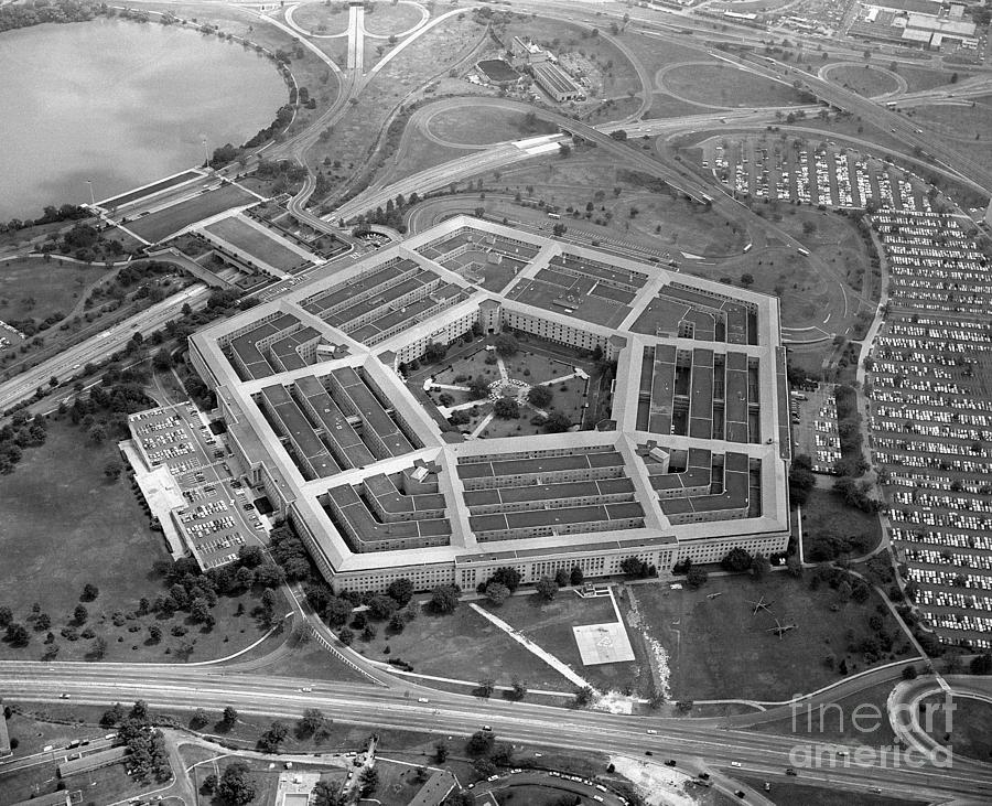 The Pentagon Photograph by Bettmann