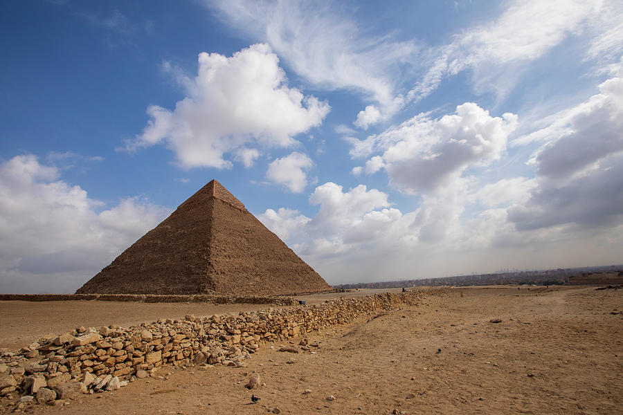 The Pyramid Of Khafre, The Second Largest Of The Pyramids Of Giza ...