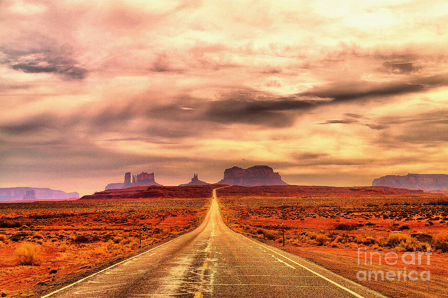The road to Monument Valley Photograph by Jeff Swan