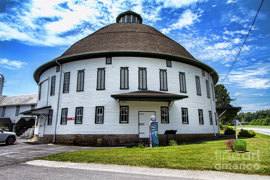 The Round Barn Photograph By Photography By Laura Lee