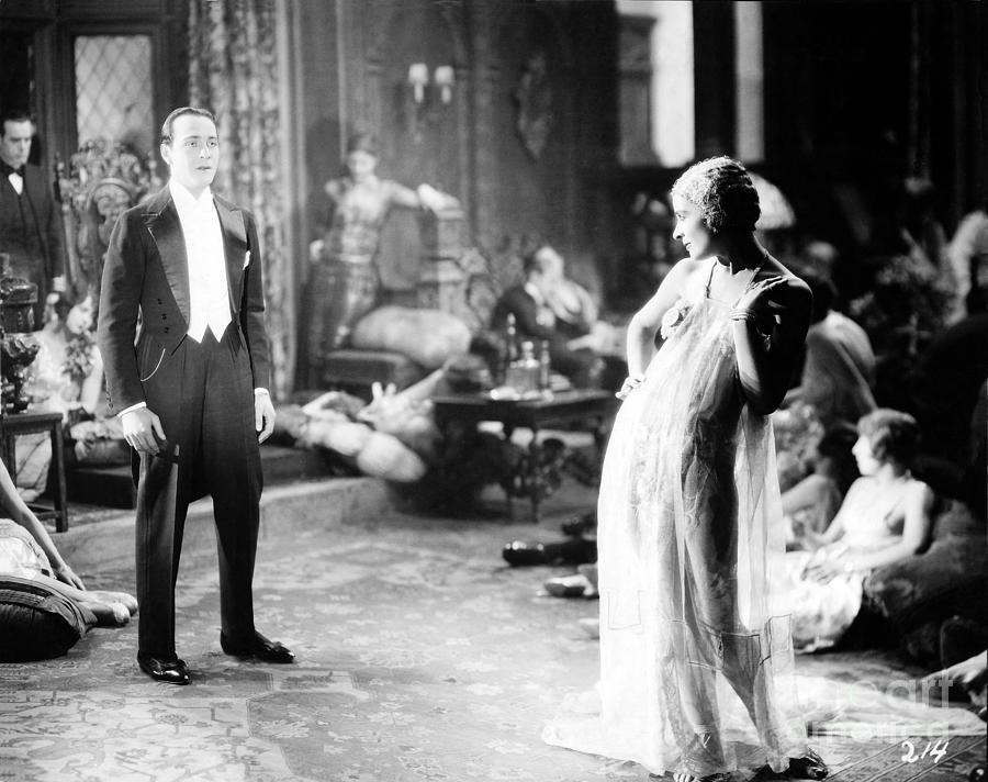 D.w. Griffith Photograph - The Sorrows Of Satan 1926 Ricardo Cortez Lya De Putti by Sad Hill - Bizarre Los Angeles Archive D.w. Griffith Photograph - The Sorrows Of Satan 1926 Ricardo Cortez Lya De Putti by Sad Hill - Bizarre Los Angeles Archive