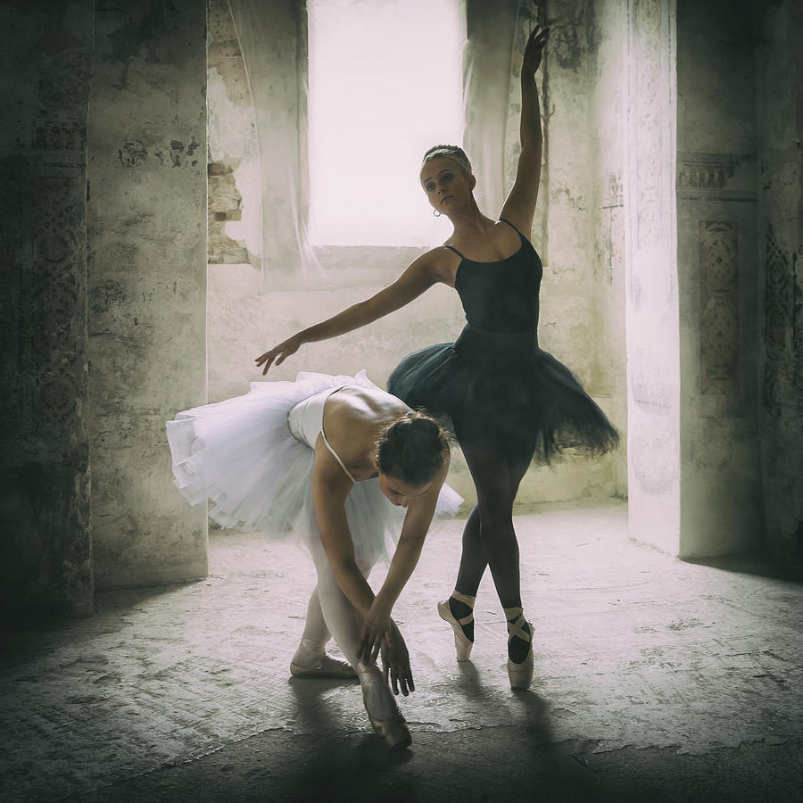 Dance Photograph - The  Subtle Bow by Roswitha Schleicher-schwarz