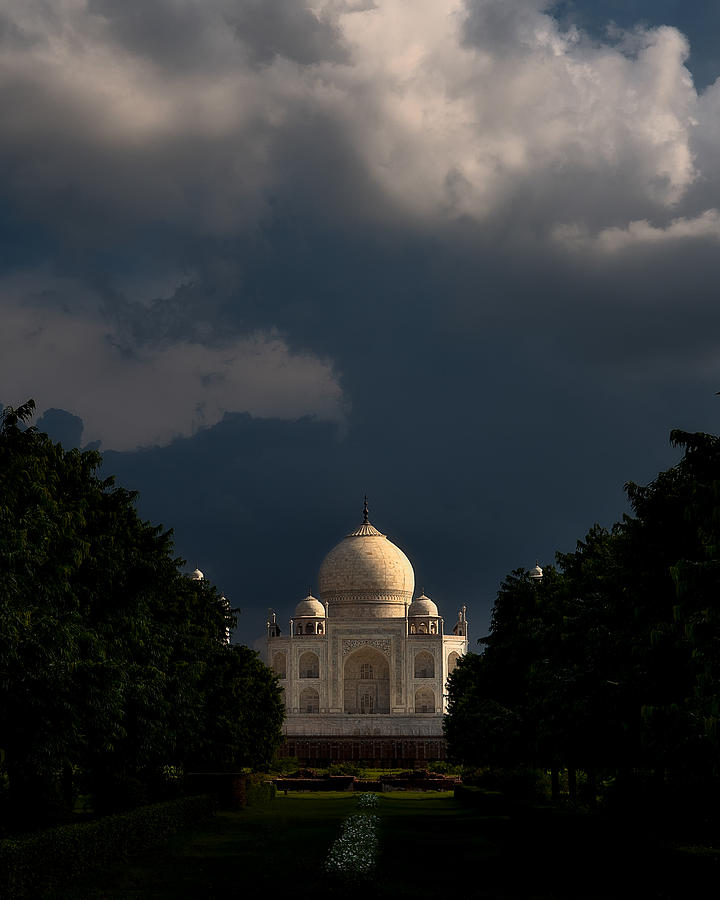 Architecture Photograph - The Taj by Jassi Oberai