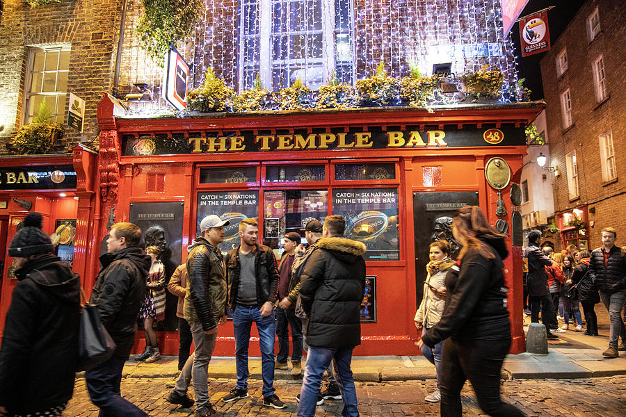 The Temple Bar Dublin Photograph by John McGraw