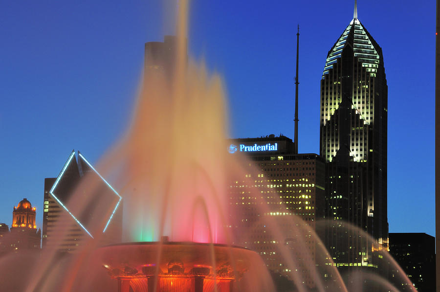 The Top Of The Buckingham Fountain Photograph by Bruce Leighty