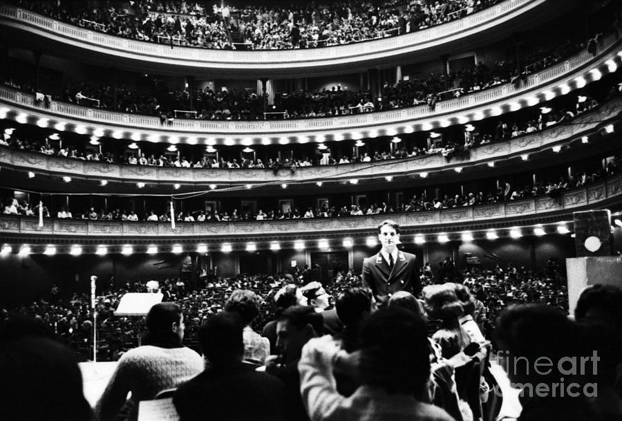 The Weavers At Carnegie Hall Photograph by The Estate Of David Gahr