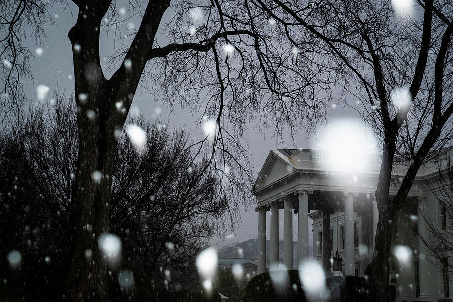 Washington D.c. Photograph - The White House With Snow by The Washington Post