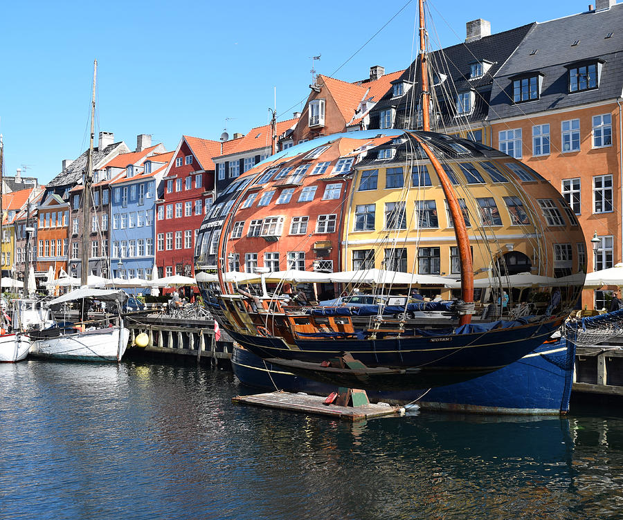 The World of Nyhaven Copenhagen by Gary Smith The World of Nyhaven Copenhagen by Gary Smith