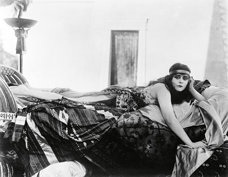 8x10 Print Theda Bara Cleopatra 1917 Directed by J Gordon Edwards1917 #7496 