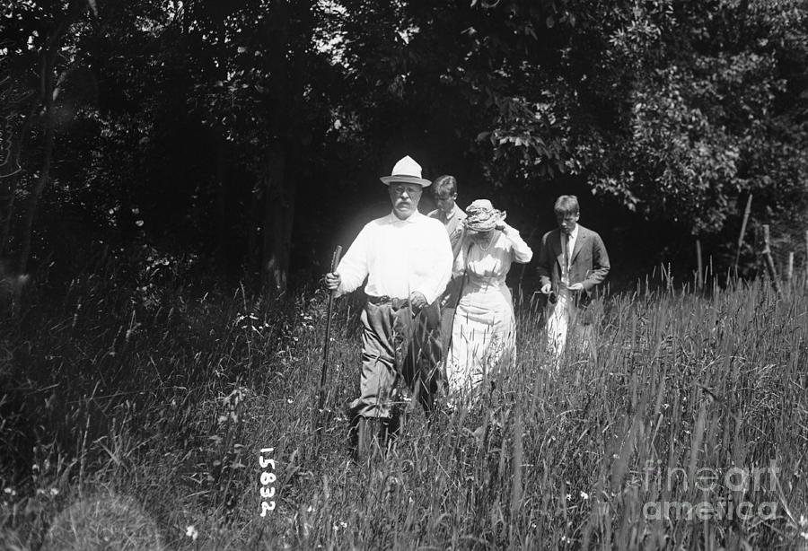 Theodore Roosevelt Hiking With Family Photograph by Bettmann