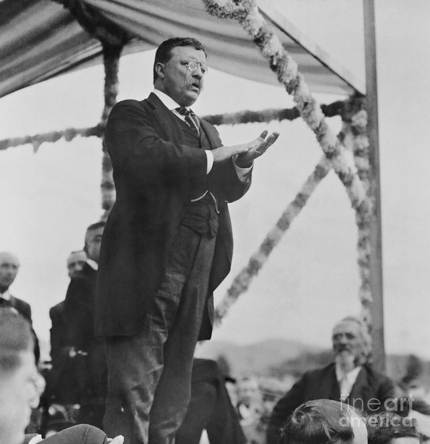 Theodore Roosevelt On Podium Photograph by Bettmann
