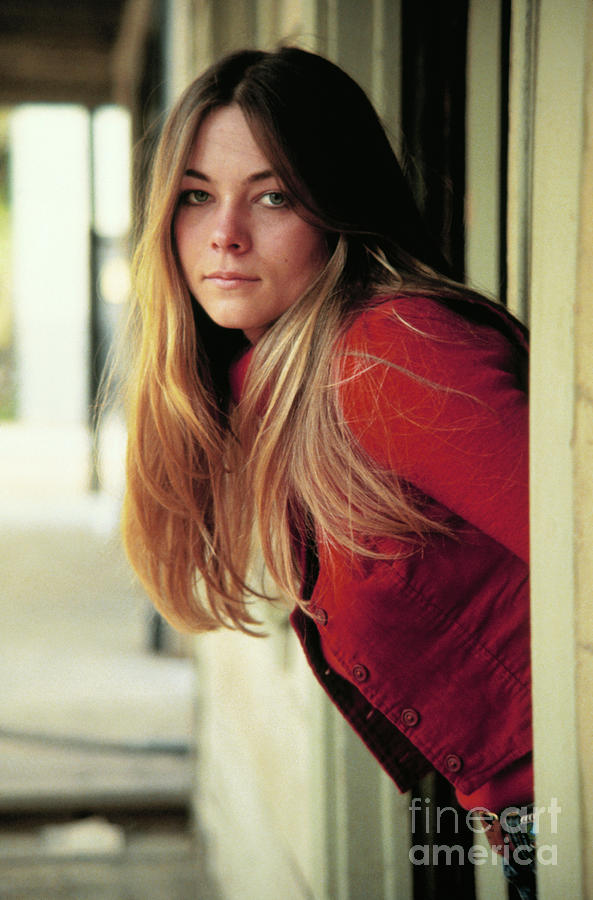 Theresa russell 2022