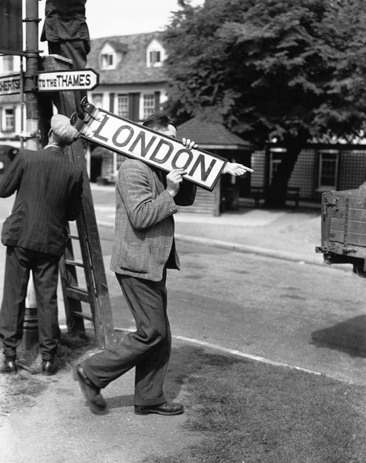 They Went That Way Photograph by A R Tanner They Went That Way Photograph by A R Tanner