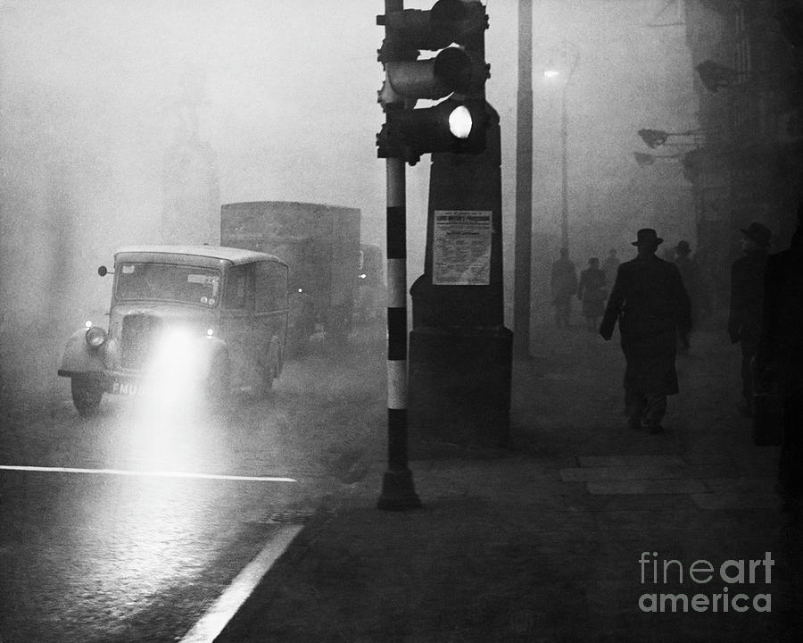 Thick Smog In London Photograph by Bettmann