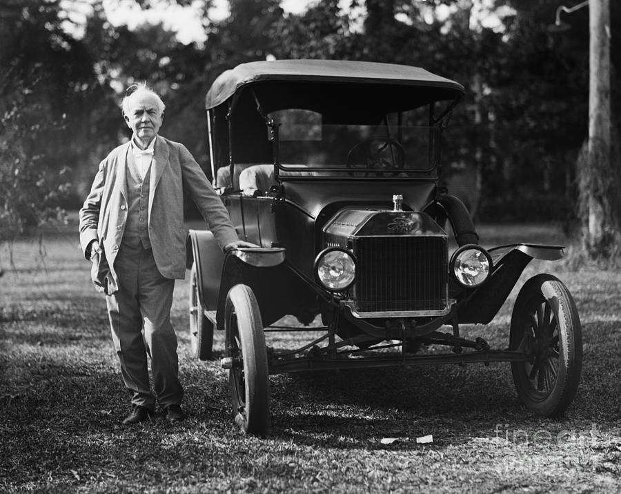 Thomas Edison And His 1914 Ford Photograph by Bettmann