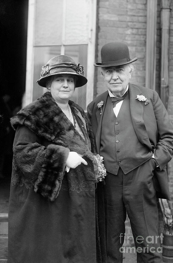 Thomas Edison And His Wife Photograph by Bettmann
