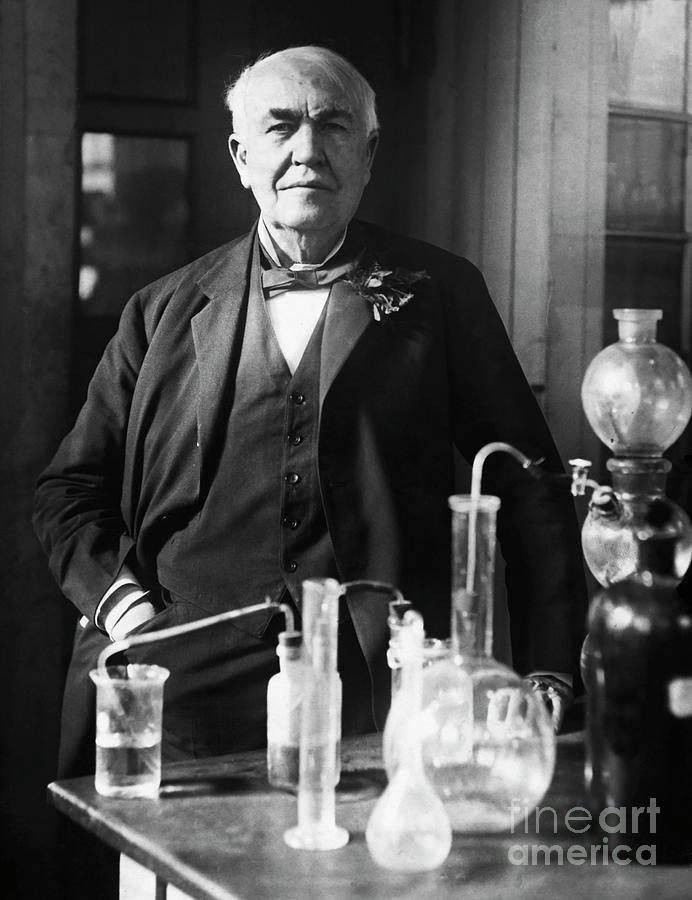 Эдисон вернулся. Thomas Edison in Laboratory. Фото чайника из Эдисона.