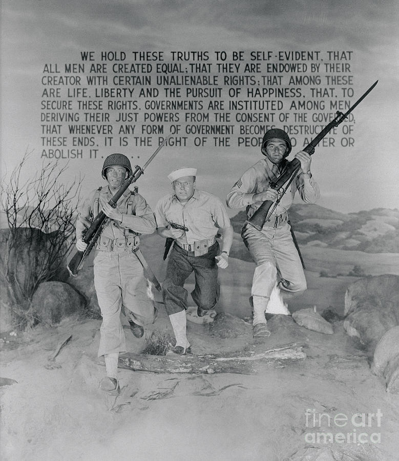 Three Soldiers Running With Guns Photograph by Bettmann