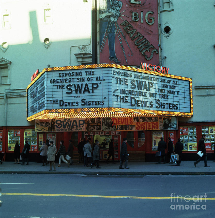 Times Square Movie Theater Photograph by Bettmann