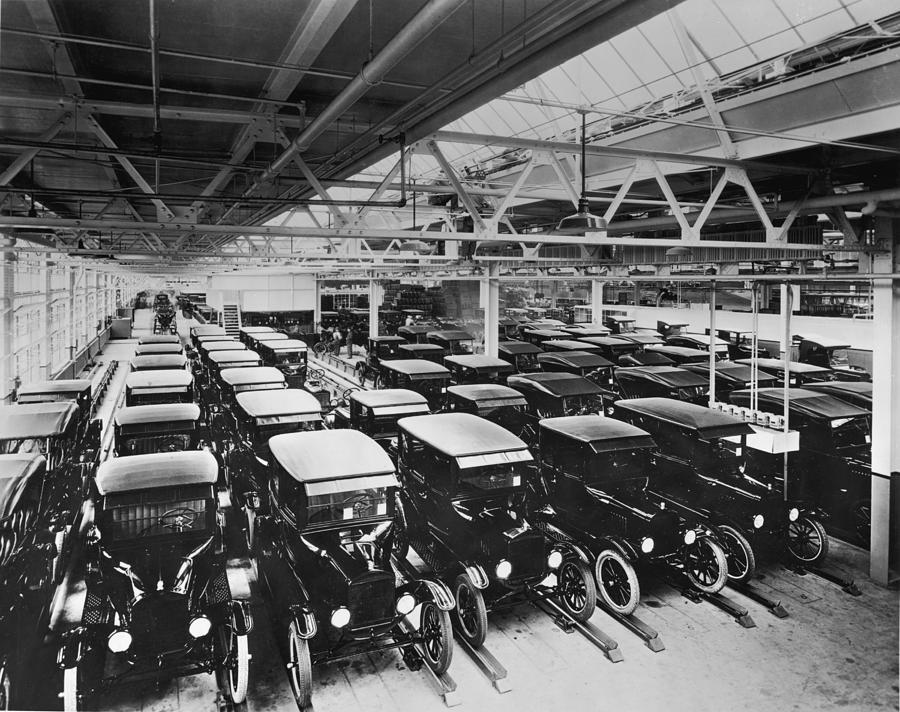 Tin Lizzy Factory Photograph by Hulton Archive