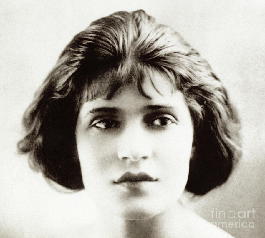 Tina Modotti Photograph - Tina Modotti In Hollywood, 1920 by Tina Modotti