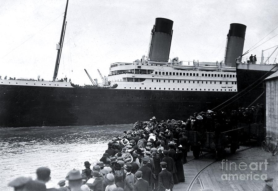 titanic-leaving-southampton-photograph-by-the-titanic-project