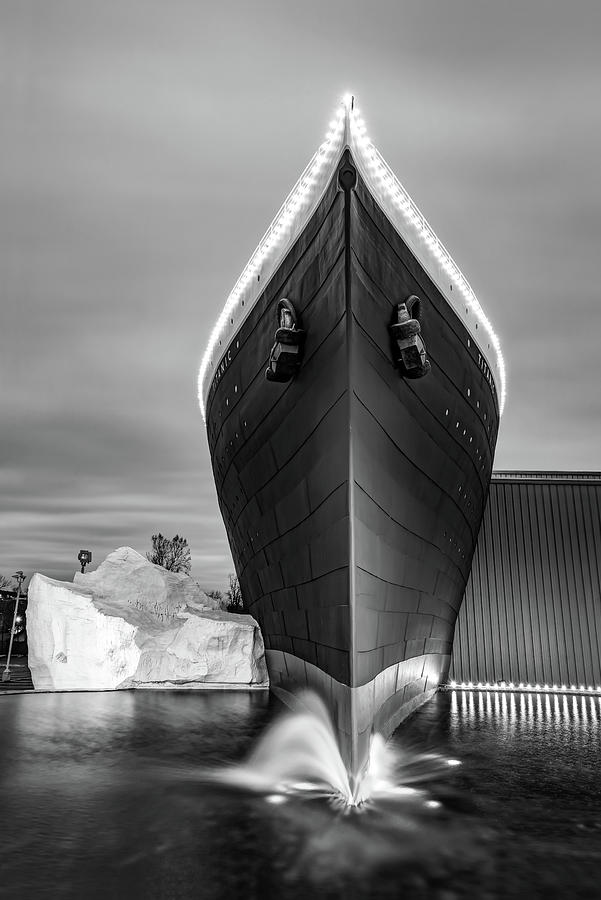 Titanic Museum Branson Missouri - Black and White Photograph by Gregory Ballos
