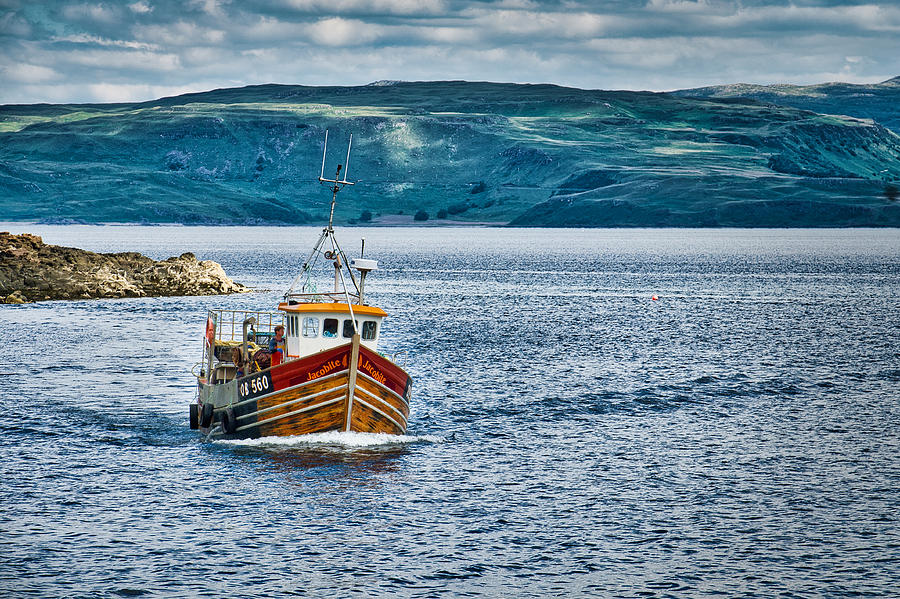Tobermory Fishing Boat - Scotland Photograph by Stuart Litoff