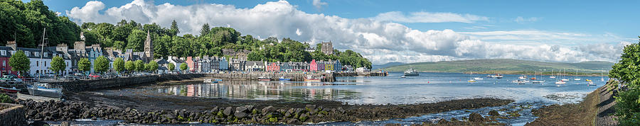 Tobermory, Isle of Mull Photograph by Dave Wilson